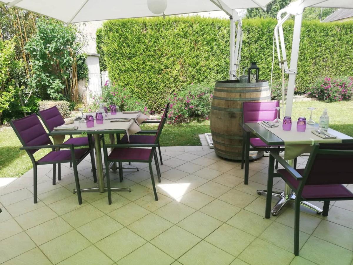 Logis Hotel Restaurant L'Oree Des Bois La Breille-les-Pins Luaran gambar